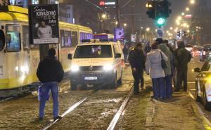 Foto: Dženan Kriještorac / Muškarac zaglavljen pod tramvajem