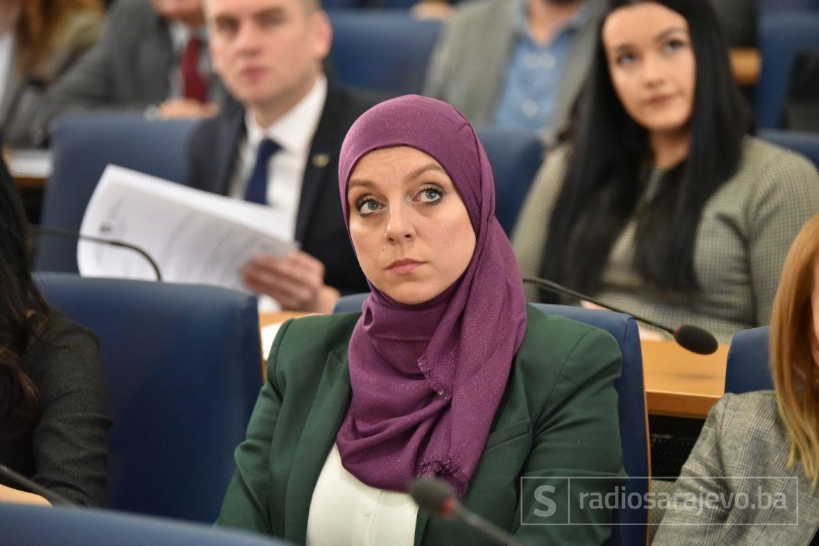 Samra Cosic ! /Samra Ćosović-Hajdarević (SDA): Tražila sam kazne za one koji su ...