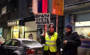 Foto: Twitter / Protesti u Beogradu: Hiljade ljudi na ulicama marširaju protiv Vučića