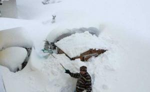 Twitter / Broj žrtava u Austriji popeo se na 13: Palo tri metra novog snijega