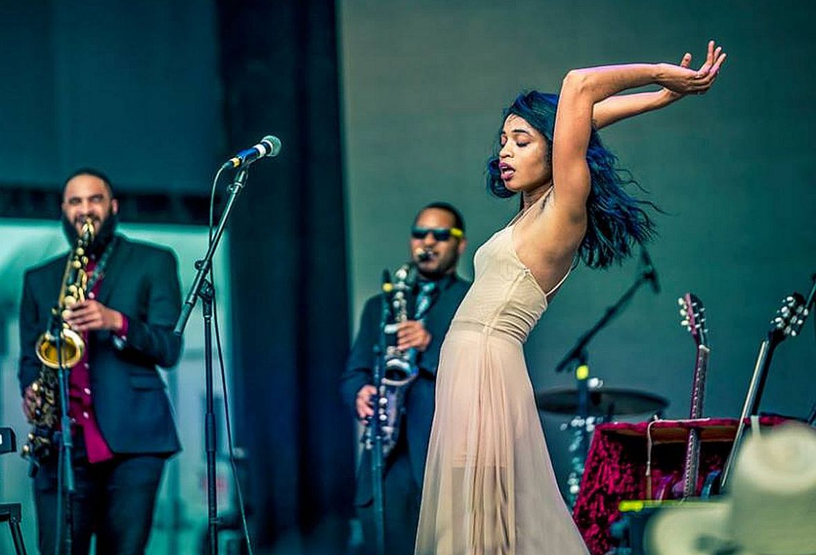 RSA singl premijere /Adia Victoria Different Kind Of Love / Radio