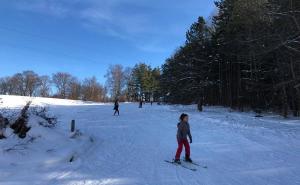 Promotivno tekst / Ski lift i škola skijanja za djecu u Tarčin Forest Resortu