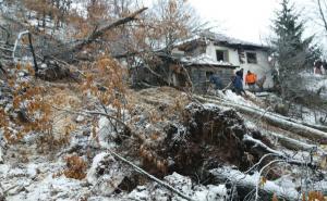 Foto: Radiosarajevo.ba / Mještane naselja Borova Ravan jutros probudilo klizište
