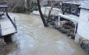 FOTO: AA / Poplave u Mostaru