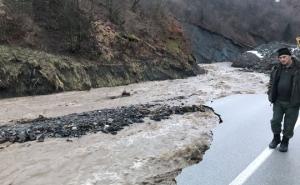 FOTO: Zenit.ba / Poplave kod Zenice: Put za Bistričak potpuno uništen