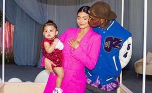 Foto: Instagram / Kylie Jenner i Travis Scott s kćerkom Stormi