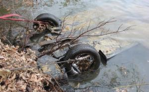 Foto: Tuzlanski.ba / Mogući počinioc ubistva putničko motorno vozilo potopio u jezero „Vidara“