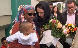 Foto: Sky News / Jacinda Ardern sa porodicama žrtava terorističkog napada