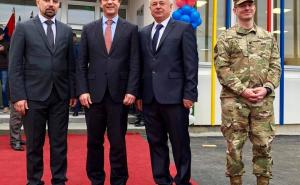 Foto: Ambasada SAD-a u BiH / Ambasador Nelson jučer je svečano otvorio obnovljenu Osnovnu školu „Đura Jakšić“