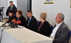Foto: Admir Kuburović / Radiosarajevo.ba / Sa press konferencije dvanaest udruženja žrtava agresije na BiH i genocida