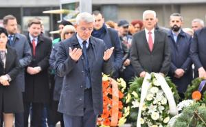 Foto: Admir Kuburović / Radiosarajevo.ba / Odavanje počasti ubijenoj djeci Sarajeva