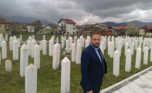FOTO: Radiosarajevo.ba / Pero Mrnarević odao počast žrtvama u Ahmićima