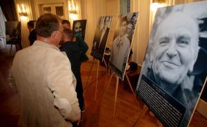 FOTO: AA / u zagrebačkom Novinarskom domu izložbu fotografija Muzeja Alija Izetbegović “Predsjednik izbliza”