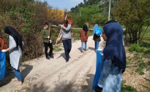 Foto: Novi val Blagaj / Učenici Karađoz-begove medrese u akciji čišćenja
