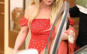 Foto: Daily Mail / Britney Spears po izlasku iz bolnice