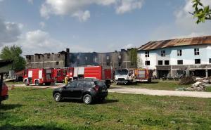 Foto: Radiosarajevo.ba / Požar u salonu namještaja u Ilijašu