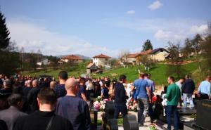 FOTO: Radiosarajevo.ba / Na paljanskom groblju Bare sahranjen Žarko Pavlović