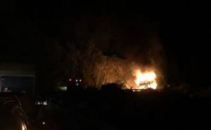 Foto: Čitatelj/Radiosarajevo.ba / Autobus se zapalio na Bradini