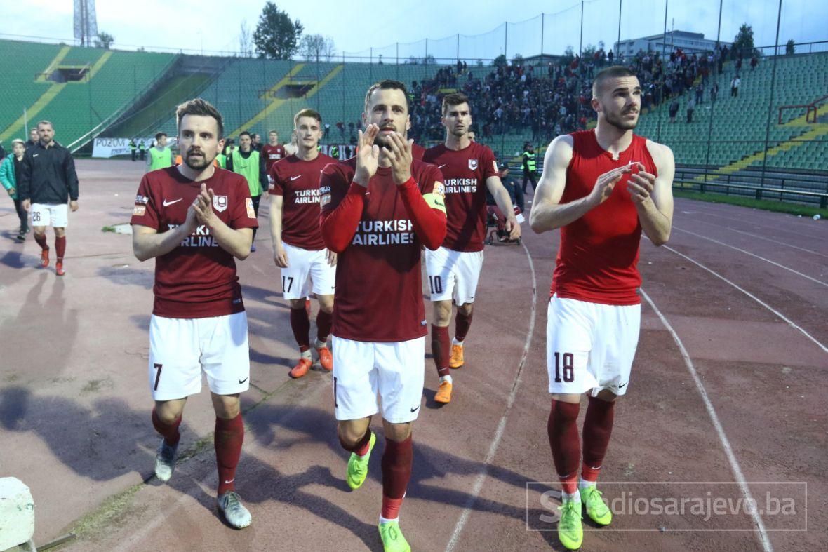 Foto Veliko Slavlje Hordi Zla Nakon Pobjede Sarajeva Nad širokim Foto Veliko Slavlje Hordi Zla Nakon Pobjede Sarajeva Nad širokim