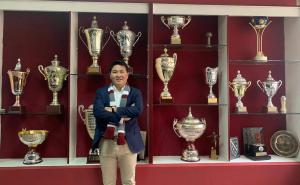 Facebook / Nguyen Hoai Nam: Vijetnamski biznismen u prostorijama FK Sarajevo