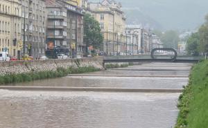 Foto: Dženan Kriještorac / Radiosarajevo.ba / Kiša i tmurno vrijeme u Sarajevu