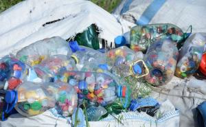 Foto: AA / Plastične boce bacane u Neretvu