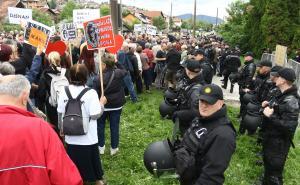 Foto: Dženan Kriještorac / Radiosarajevo.ba / Sa pretesta u Sarajevu ispred pravosudnih institucija