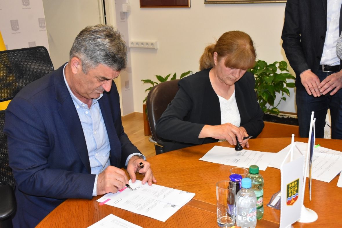 Foto: Općina Centar/Potpisani ugovori za finansiranje projekata za devet boračkih organizacija