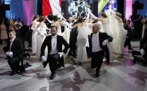 Foto: Dženan Kriještorac / Radiosarajevo.ba / Australski bal: Spoj glamura, elegancije i romantike u Vijećnici