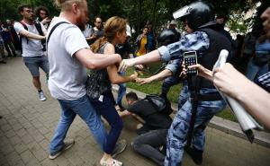 FOTO: AA / Tokom protesta podrške poznatom ruskom novinaru Ivanu Golunovu