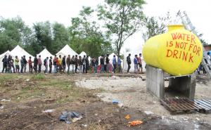 FOTO: Facebook / humanitarac Dirk Planert posjetio u lokaciju Vučjak gdje je smješteno više od 800 migranata