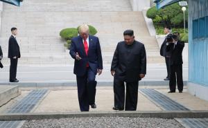 Foto: EPA-EFA / Donald Trump i Kim Jong-un