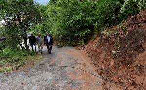 Općina Centar / Nedžad Ajnadžić sa predstavnicima ViK-a i Zavoda za izgradnju obišao klizište na Saoukbunaru 