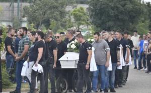 Foto: RAS Srbija / Dva bijela kovčega za poginule sestre u Srbiji