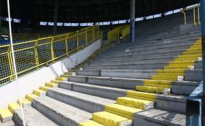 Foto: Dženan Kriještorac / Radiosarajevo.ba / Grbavica uoči vječitog derbija protiv FK Sarajevo: Kako su preko noći "nestale" stolice