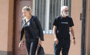 Foto: RAS Srbija / Danica Andonov, supruga nastradalog repera Dalibora Andonova Grua, stigla u porodični dom