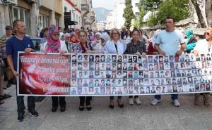Foto: Fena  / Šetnja u znak sjećanja na žrtve genocida u Srebrenici