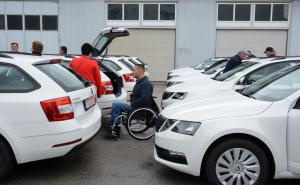 FOTO: Fena / Bukvarević uručio ključeve 60 automobila ratnim vojnim invalidima