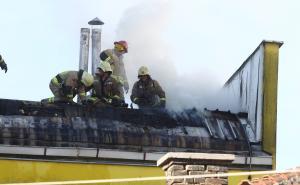 Foto: Dž. Kriještorac/Radiosarajevo.ba / Tri vatrogasne ekipe su na terenu