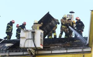 Foto: Dž. Kriještorac/Radiosarajevo.ba / Pogledajte situaciju ispred Klasa nakon što je izgorio krov