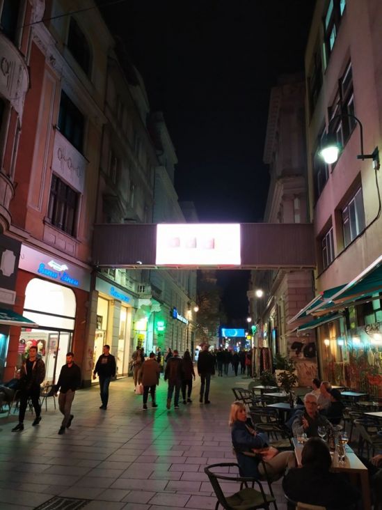 FOTO: Facebook/LED ekran u ulici Ferhadija