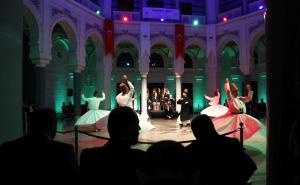 FOTO: AA / Derviši održali spektakularan koncert u sarajevskoj Vijećnici