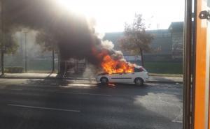 FOTO: Radiosarajevo.ba / Zapalio se automobil na Otoci