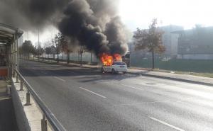 FOTO: Radiosarajevo.ba / Zapalio se automobil na Otoci