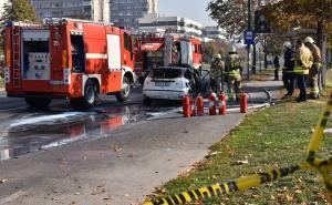 Foto: Admir Kuburović / Radiosarajevo.ba / Vatrogasci ugasili zapaljeni automobil