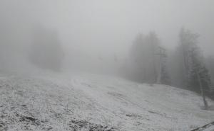 Foto: Facebook / Prve fotografije ovosezonskog snijega u Hrvatskoj
