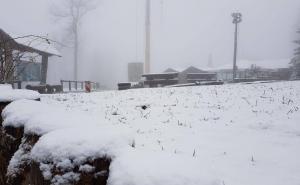 Foto: Facebook / Prve fotografije ovosezonskog snijega u Hrvatskoj