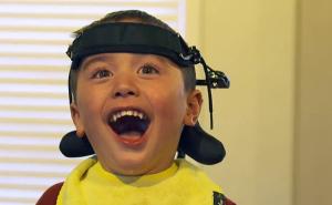 Foto: Daily Mail /  Dječak zbog jabuke dobio cerebralnu paralizu