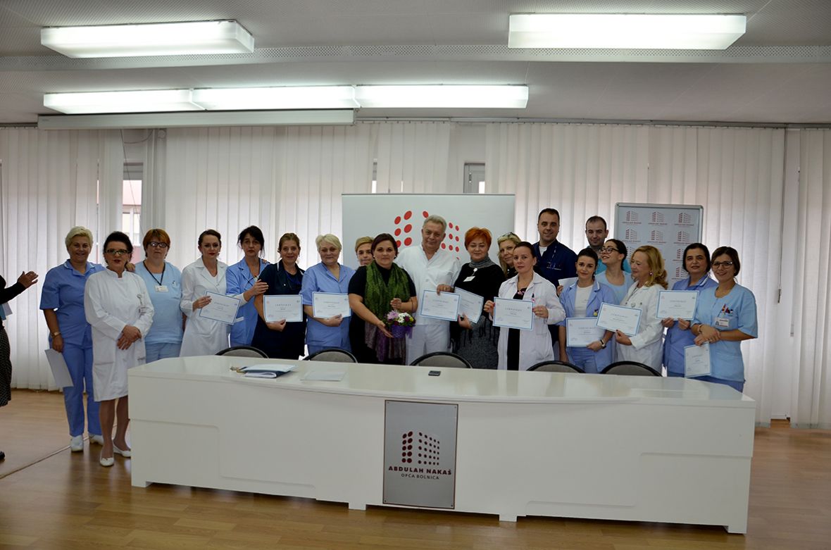 Foto: Opća bolnica Sarajevo/Četrdeset zaposlenika Opće bolnice dobilo certifikat o završenom kursu znakovnog jezika