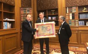 Foto: BBI Banka / Tokom sastanka Bukvić je premijeru Mahathiru prezentirao i rad Bosna Bank International
